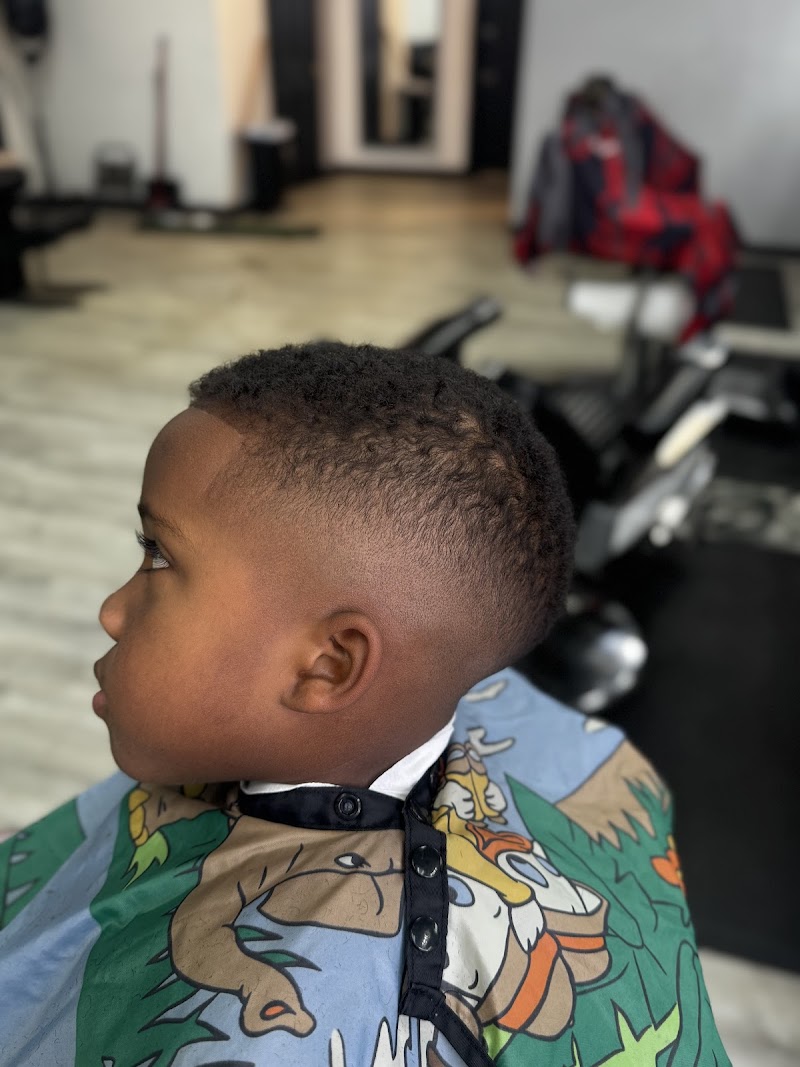 Daytona The Barber @ Power Circle Barbershop photo 3