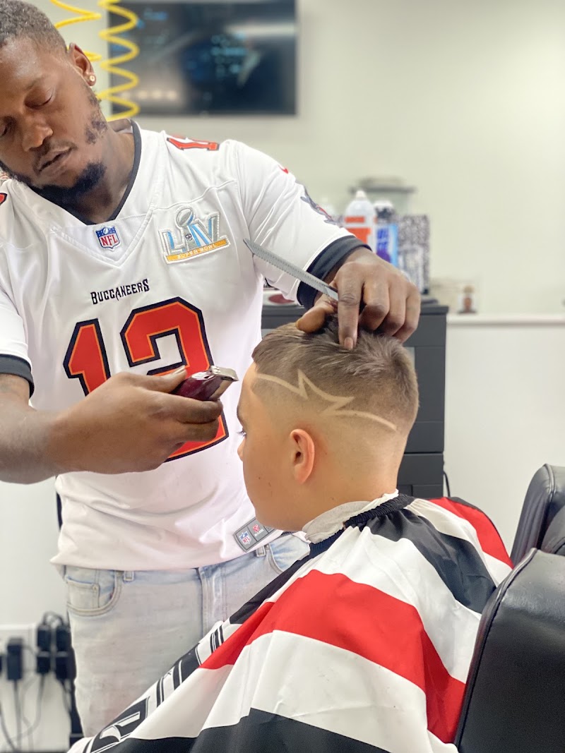 Daytona The Barber @ Power Circle Barbershop photo 4