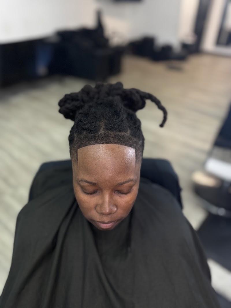 Daytona The Barber @ Power Circle Barbershop photo 5