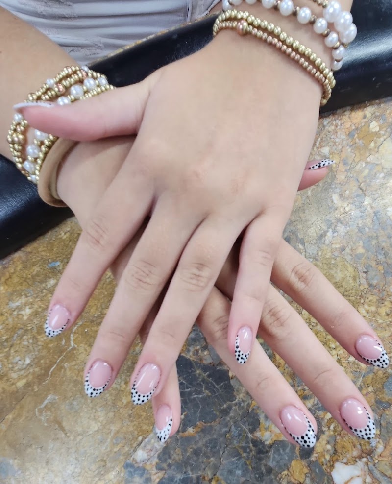 Vanity Nails photo 4