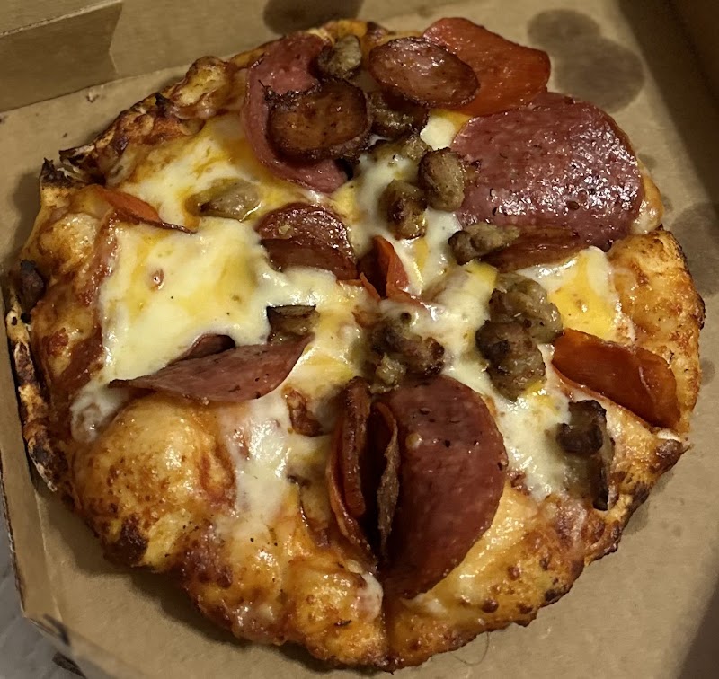 Round Table Pizza photo 4