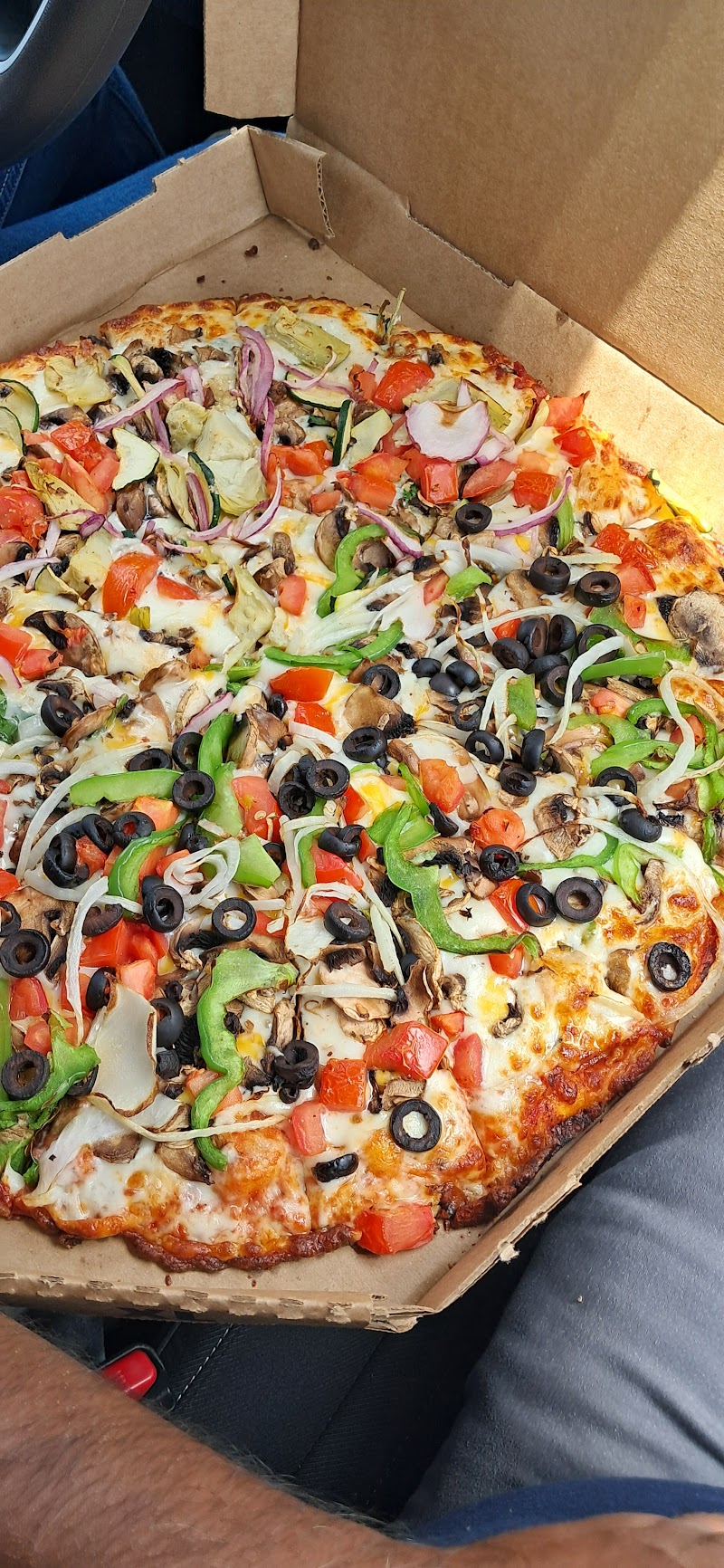 Round Table Pizza photo 4