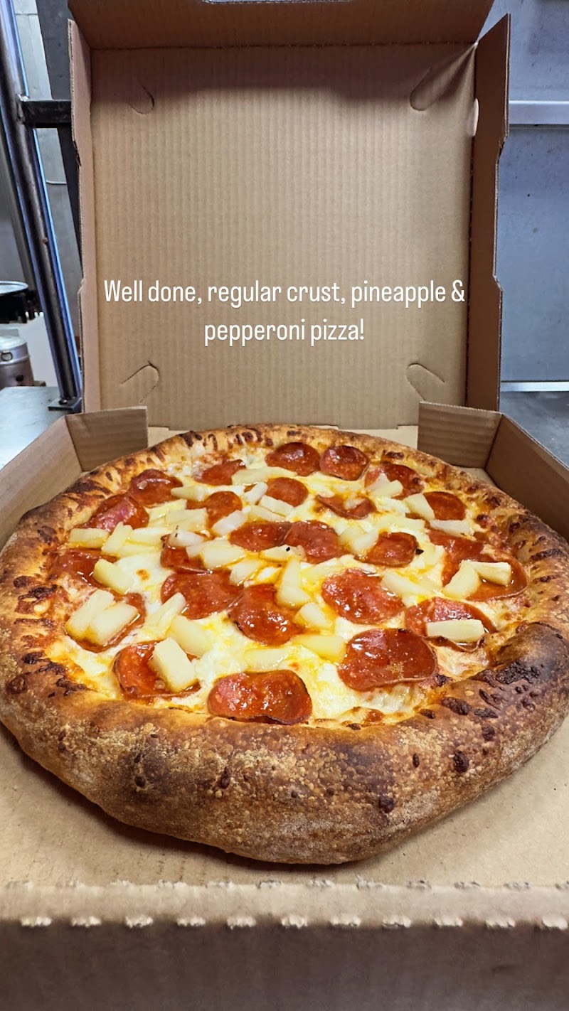 Hangout Pizza & Pub photo 4
