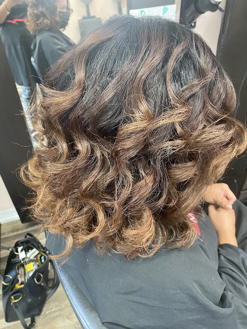 Wavelengths Hair Design photo 3
