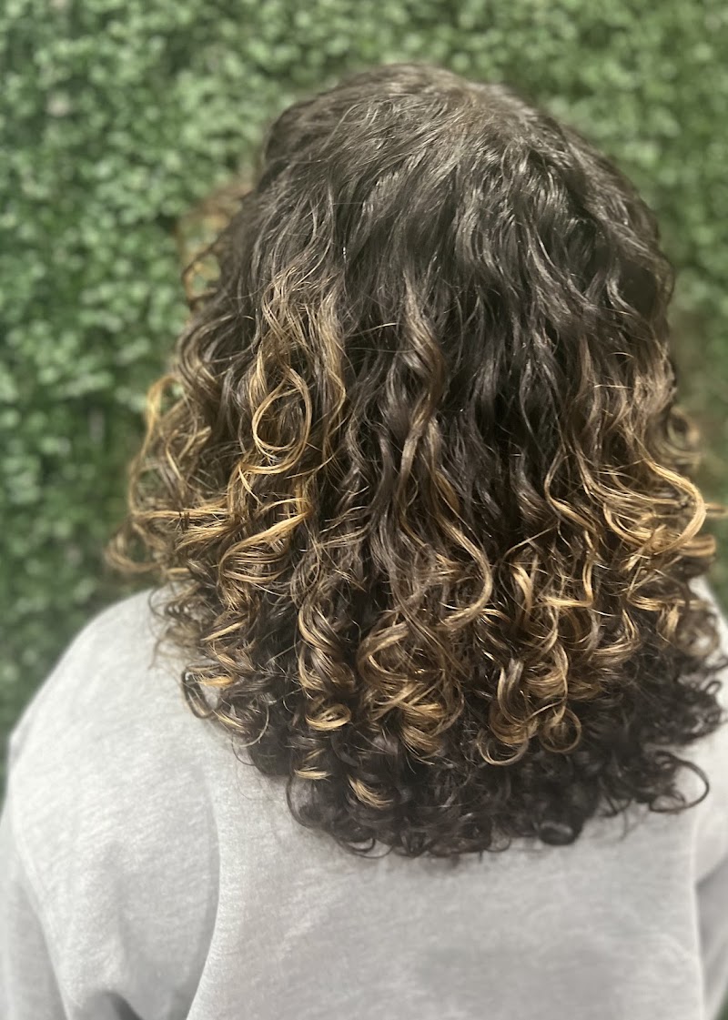 Lety Vibes Curly Hair Studio photo 3
