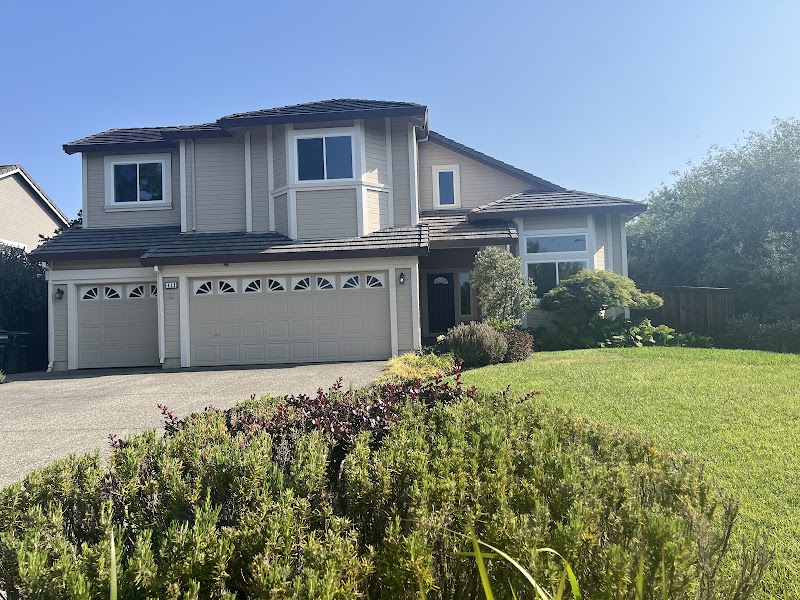 Hilary Thomas Realtor photo 4