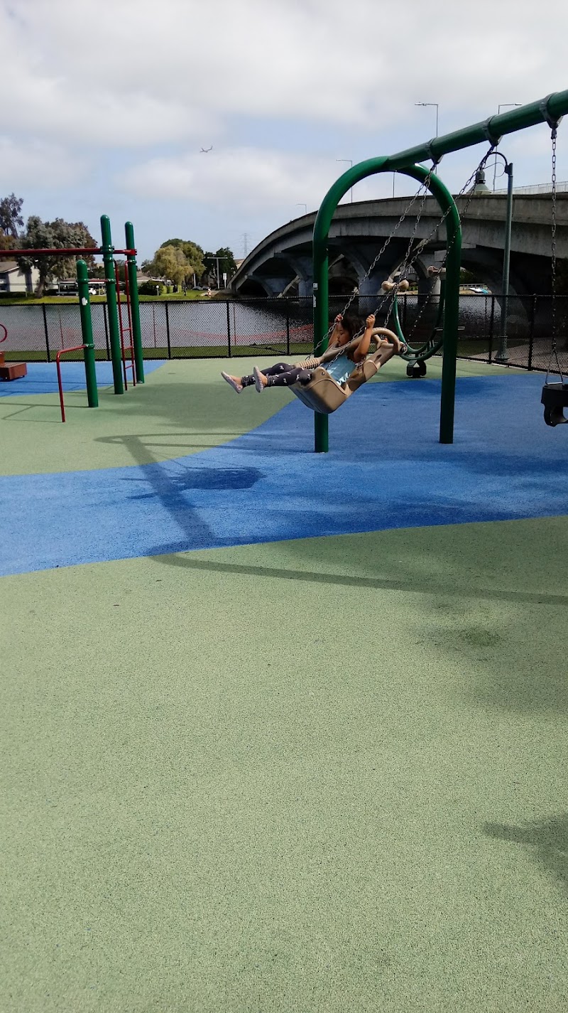 Basketball Court | Catamaran Park photo 5