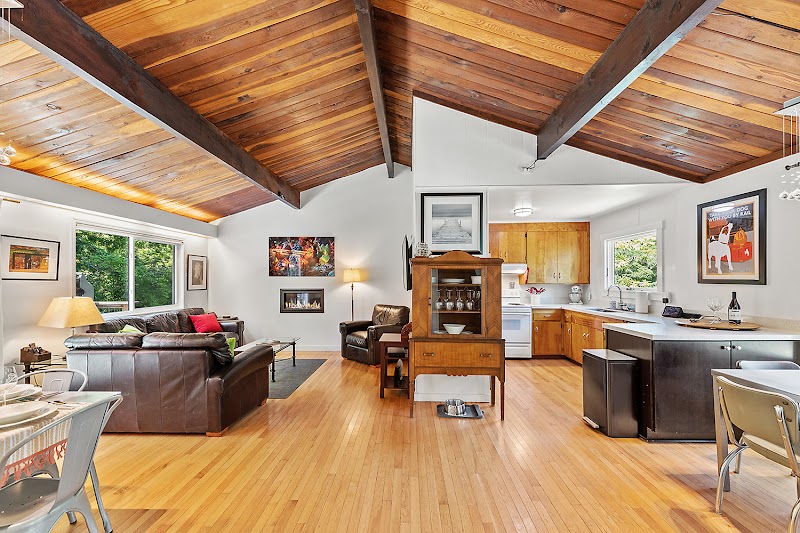 Russian River Vacation Homes photo 2