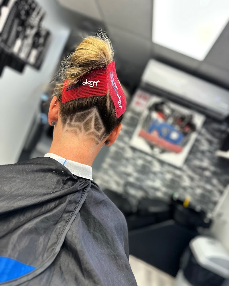 KD BARBERSHOP photo 4