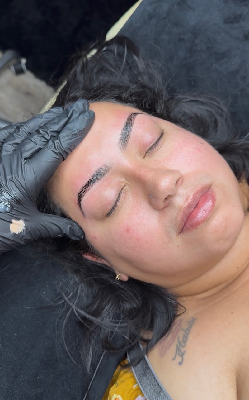Soignéé Brow Bar photo 4