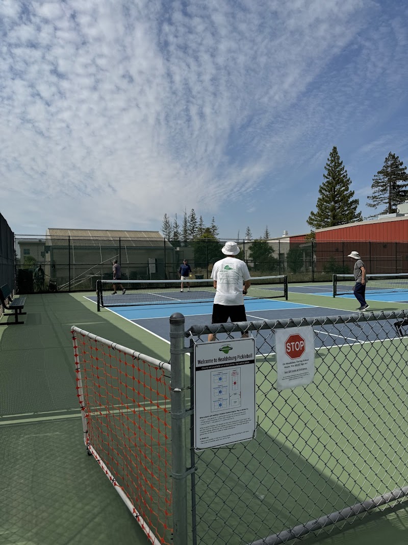 Photo of Healdsburg High School Tennis Court