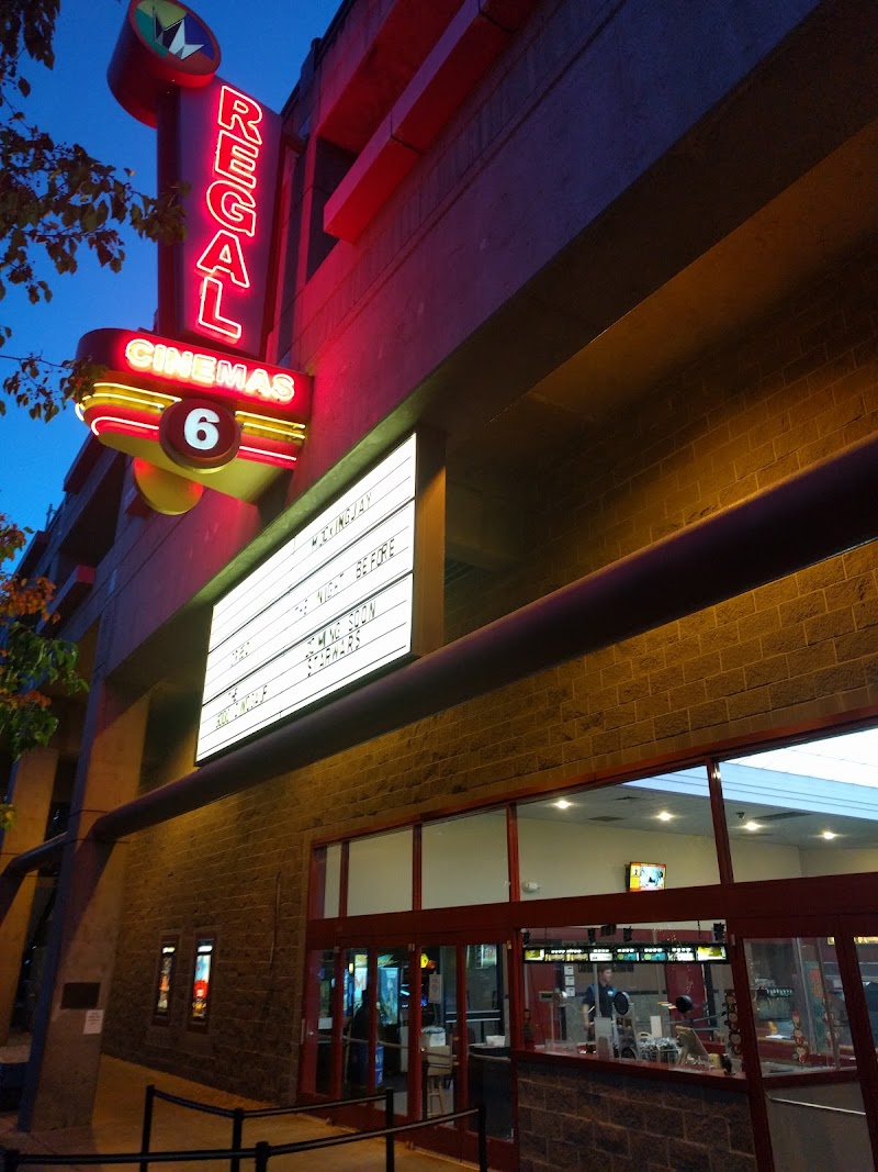 Photo of Regal Davis Holiday