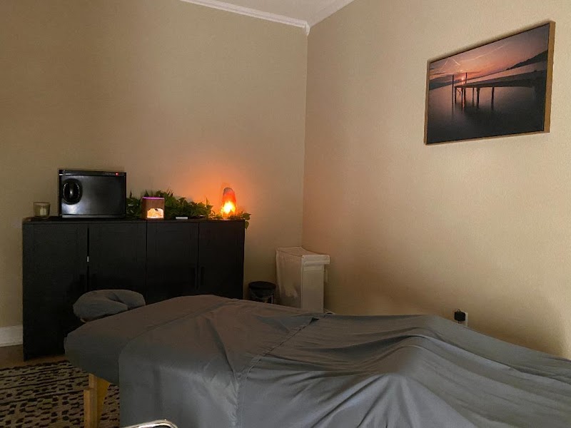 MacKnew Massage & Bodywork photo 3
