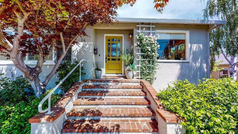 Photo of Denise Lucchesi, Realtor