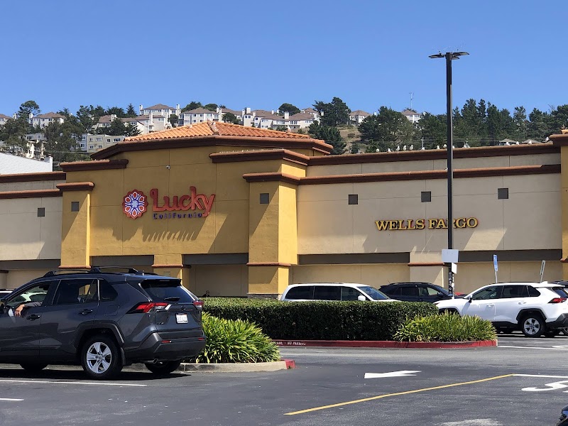 Mission Plaza photo 4