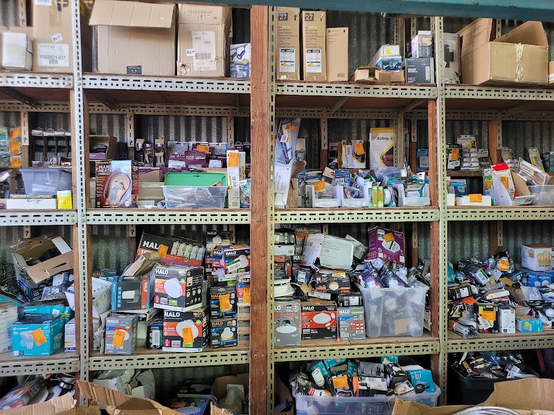 A2Z discount warehouse llc photo 3