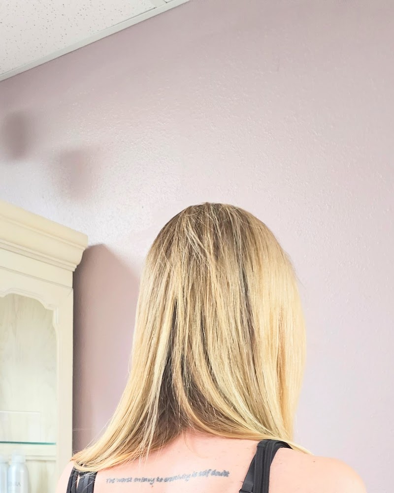 Photo of T'Shas Salon