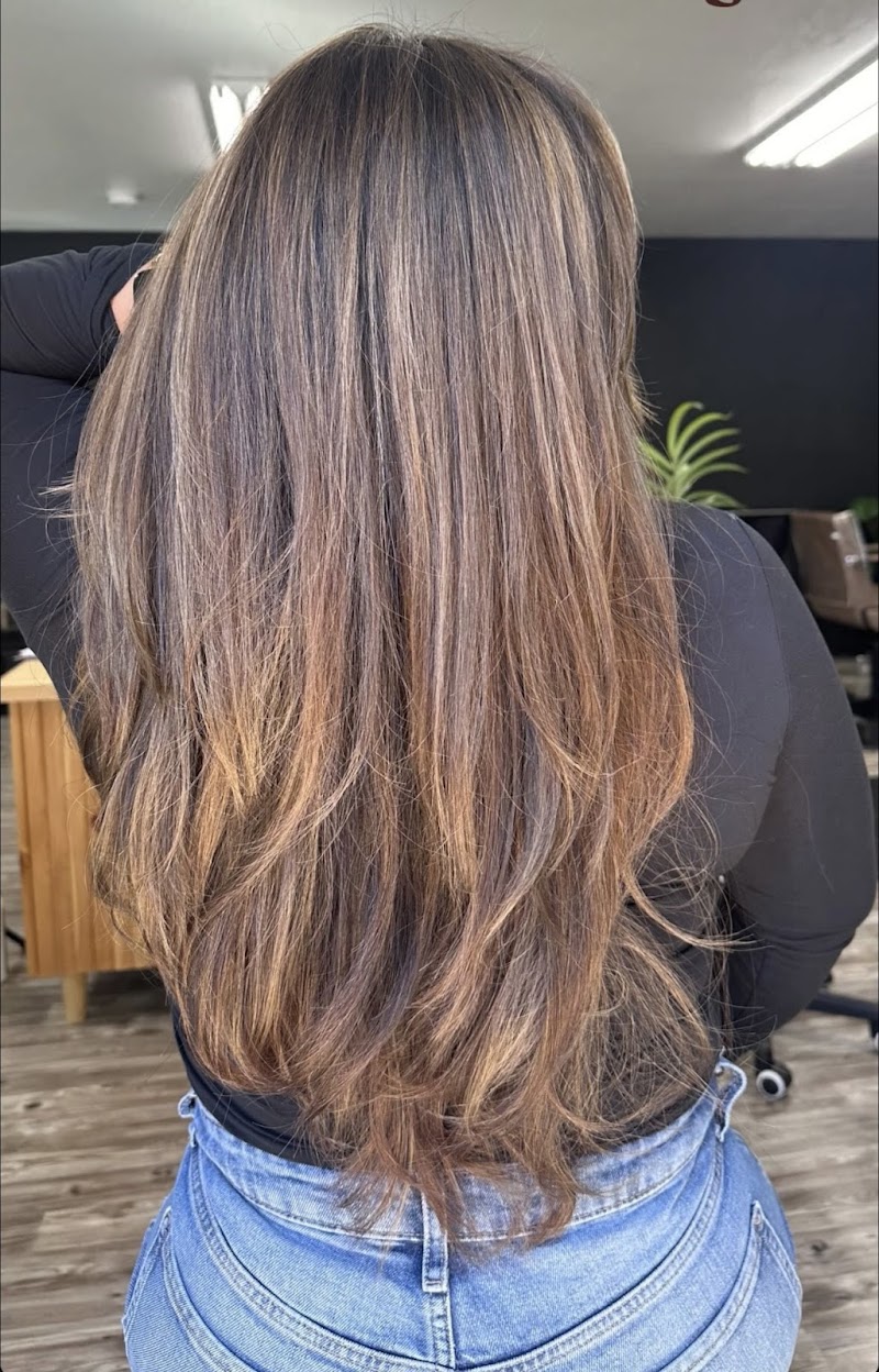 Ritzy Reuben Hair Studio photo 4