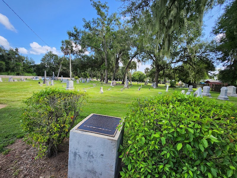 Oak Hill Cemetery photo 5