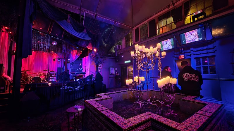 Bar Sinister photo 4