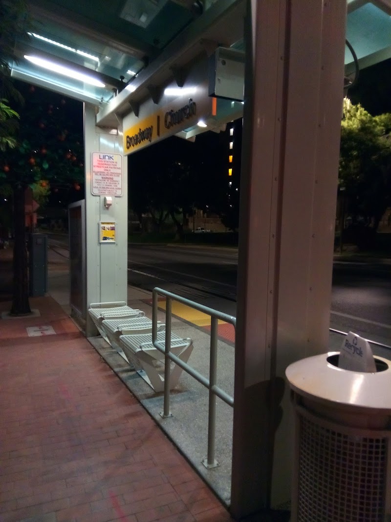 SL/Broadway/Church (SW) photo 2