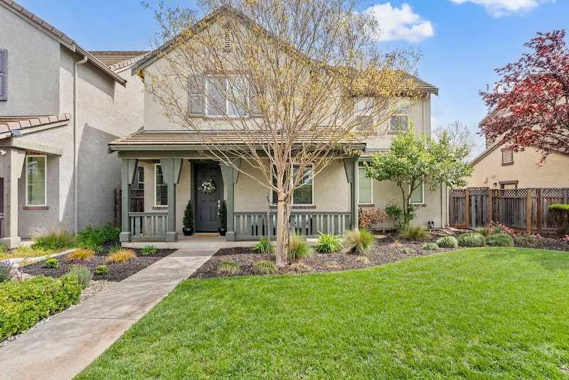 Lauren Ronan, REALTOR photo 2