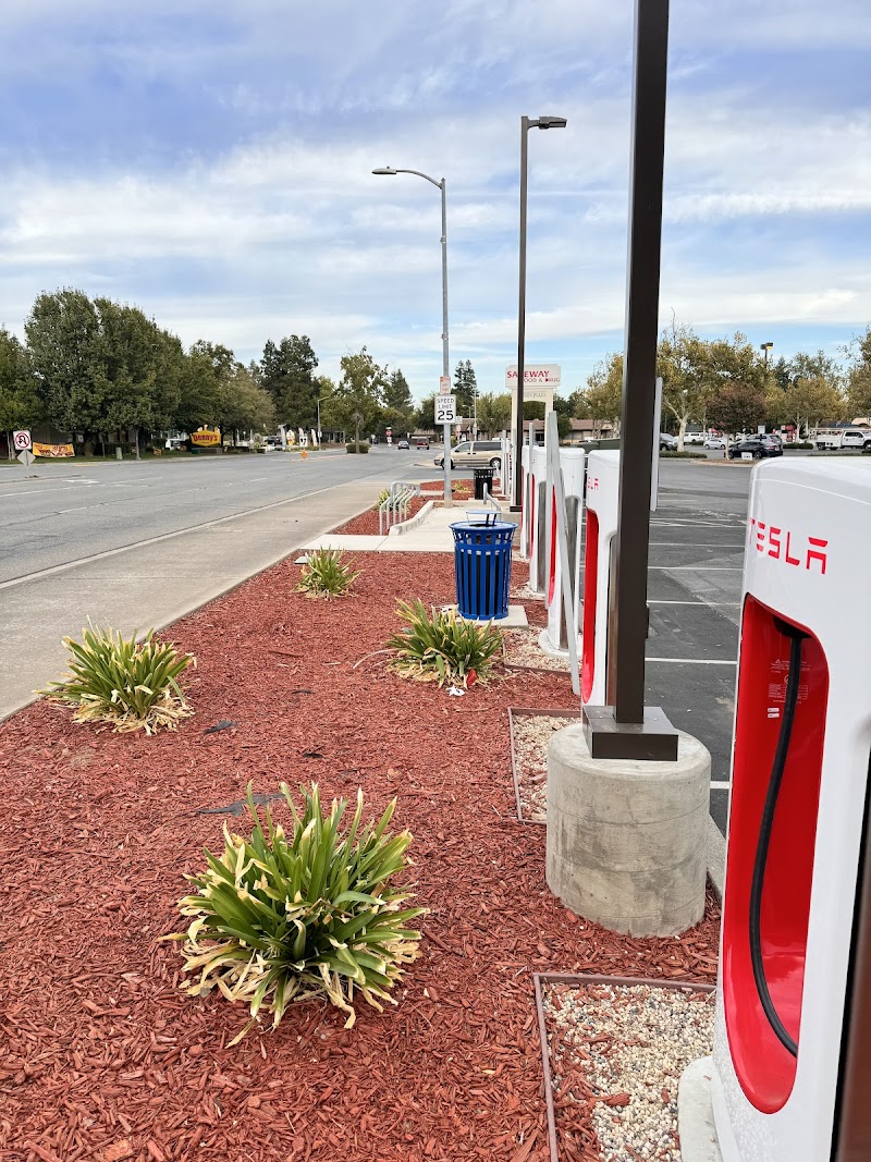 Tesla Supercharger photo 3