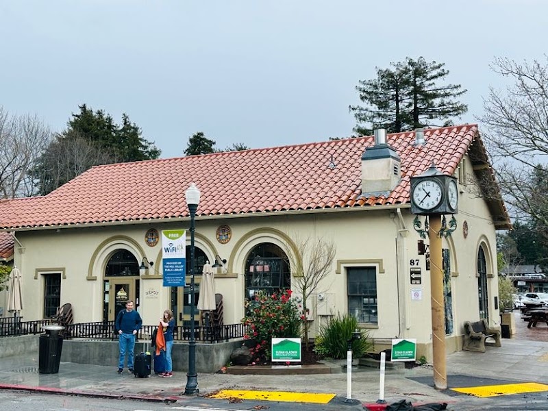 Mill Valley Chamber of Commerce and Visitors Center photo 2