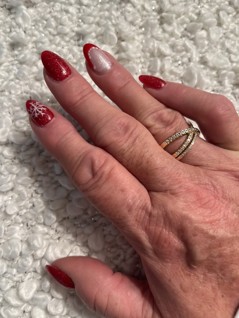 VI NAILS & SPA photo 2