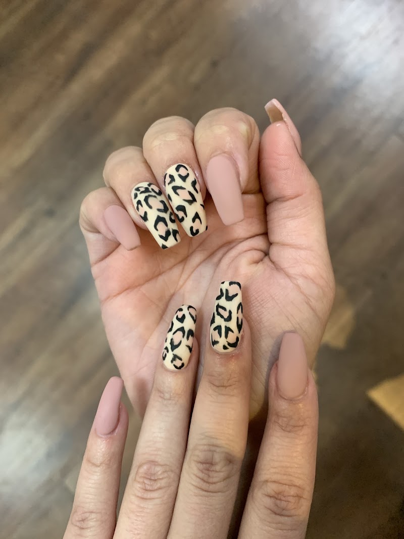 Mona Beauty Hub photo 4