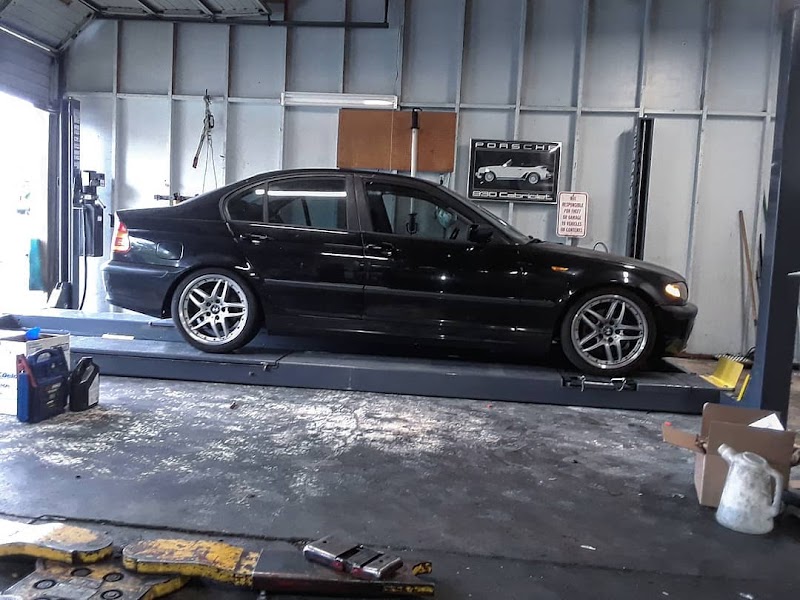 Auto Repair Garage photo 3