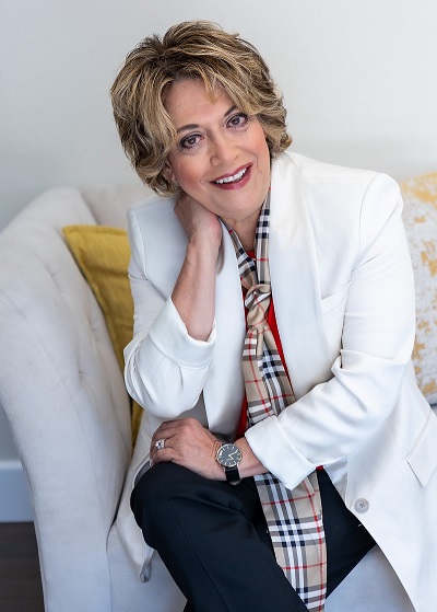 Photo of Suzanne Rocha, Broker/Real Estate Expert