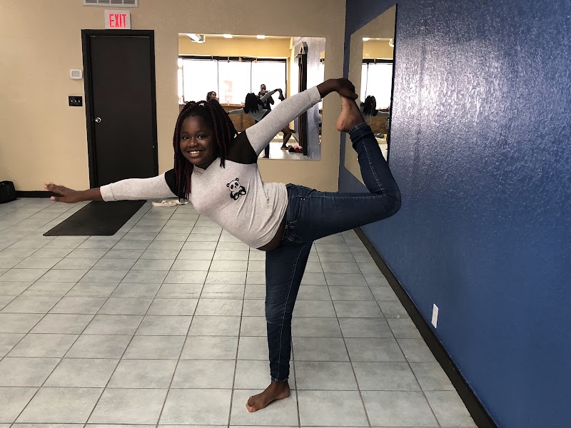 Black Prana Yoga & Pole Studio photo 3