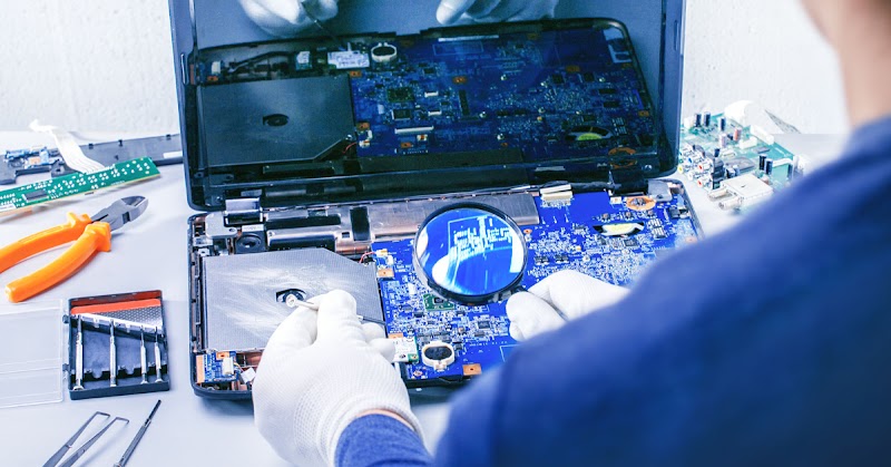 Geekmatics: Phone Repairs In 1 Hour, PCs, Gaming, Micro-soldering. Apple IRP. On-site help. Lifetime Warranty. photo 3