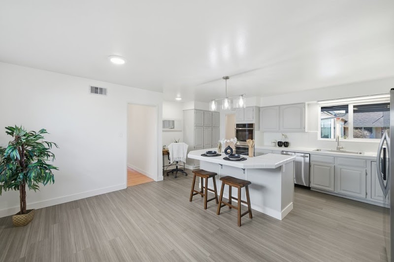 Julie Chiem, REALTOR | Berkshire Hathaway photo 4