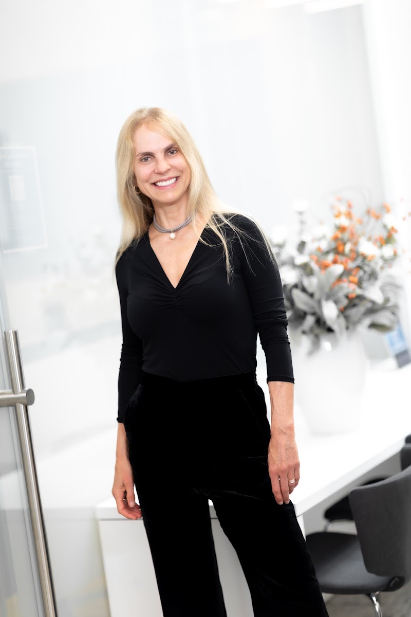 Wendi Selig-Aimonetti Realtor photo 2