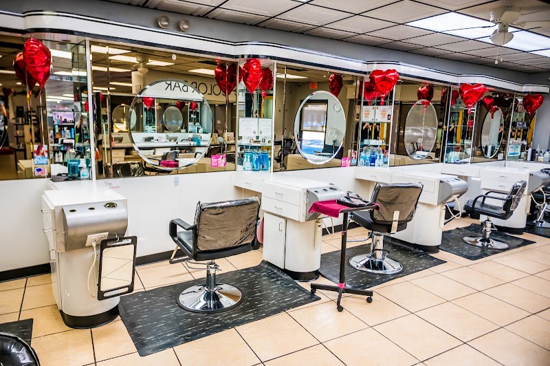 Nikkole Michaels Salon & Spa photo 2