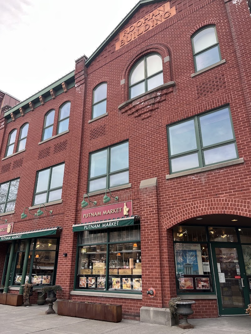 Putnam Market photo 3