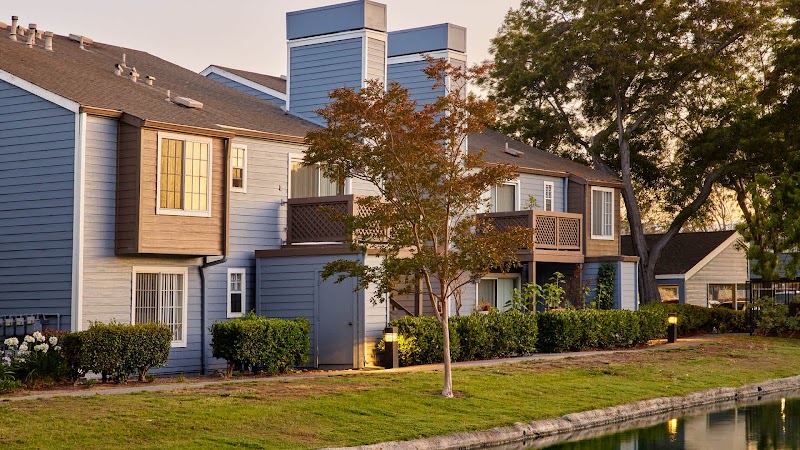 Lantern Cove Apartments photo 2