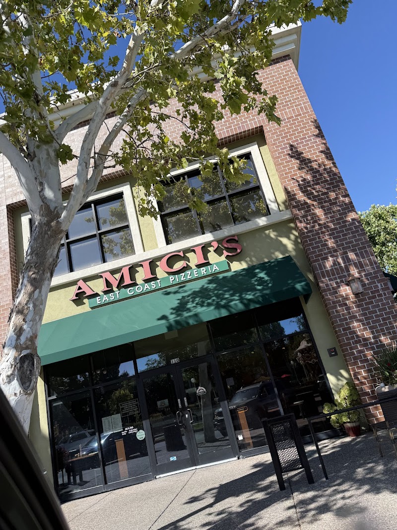Amici's East Coast Pizzeria photo 5