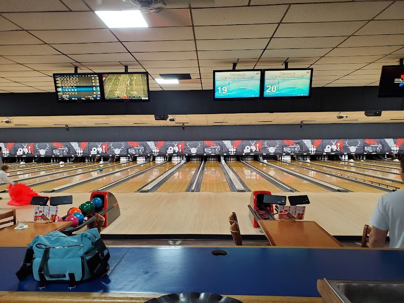 Bowlero Gulf Gate photo 2