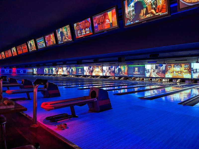 Bowlero Via Linda photo 3