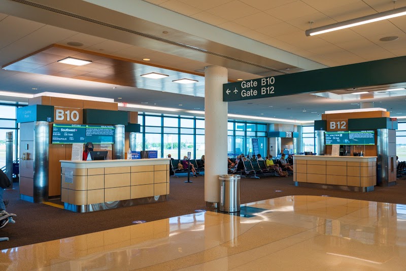Sarasota Bradenton International Airport photo 2