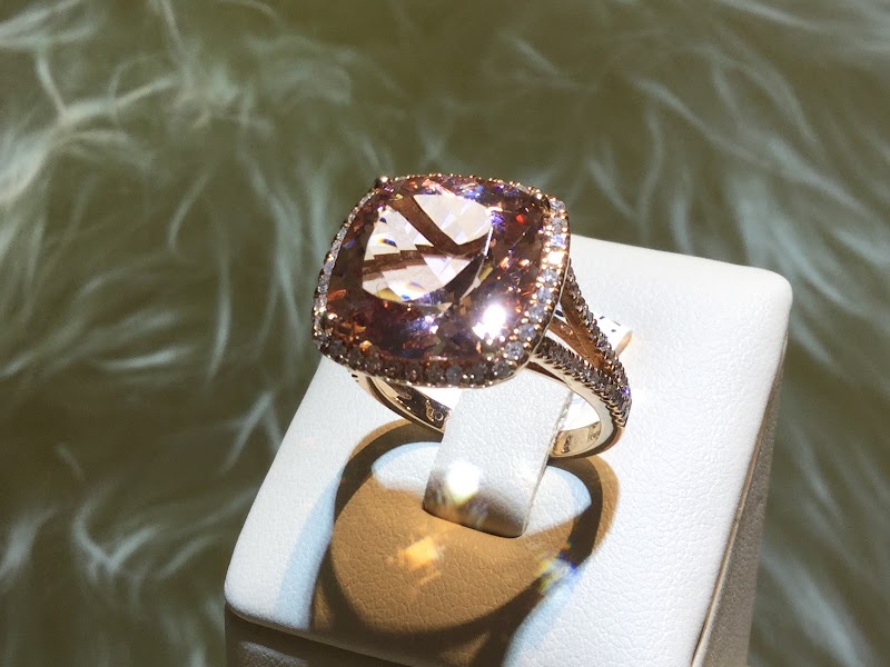 Carats & Stones photo 5