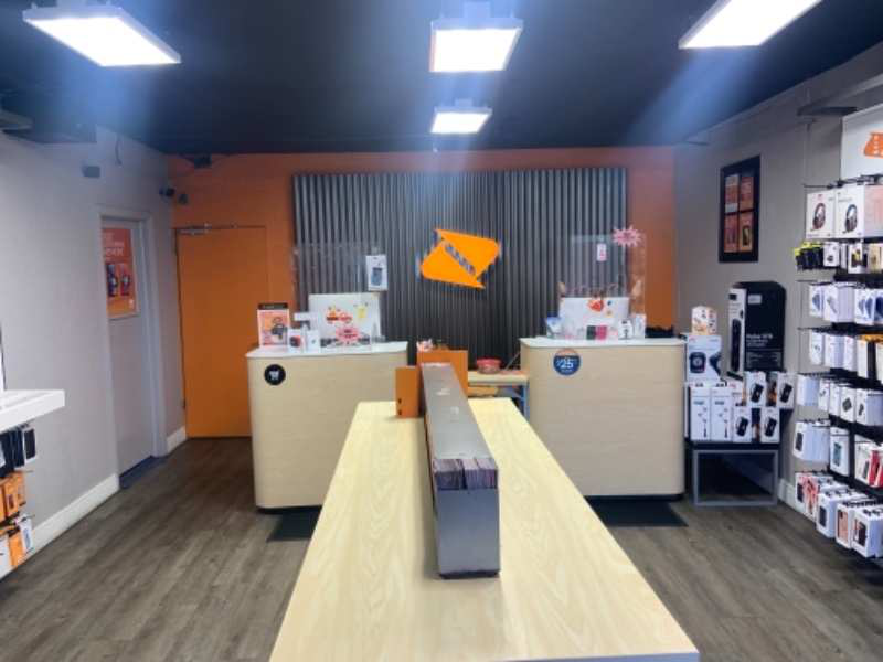 Boost Mobile photo 2