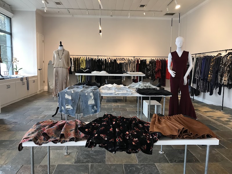 Baciami Boutique photo 2