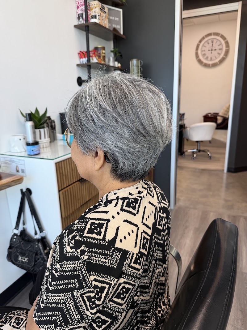 Mane Vibe by Sarah photo 3