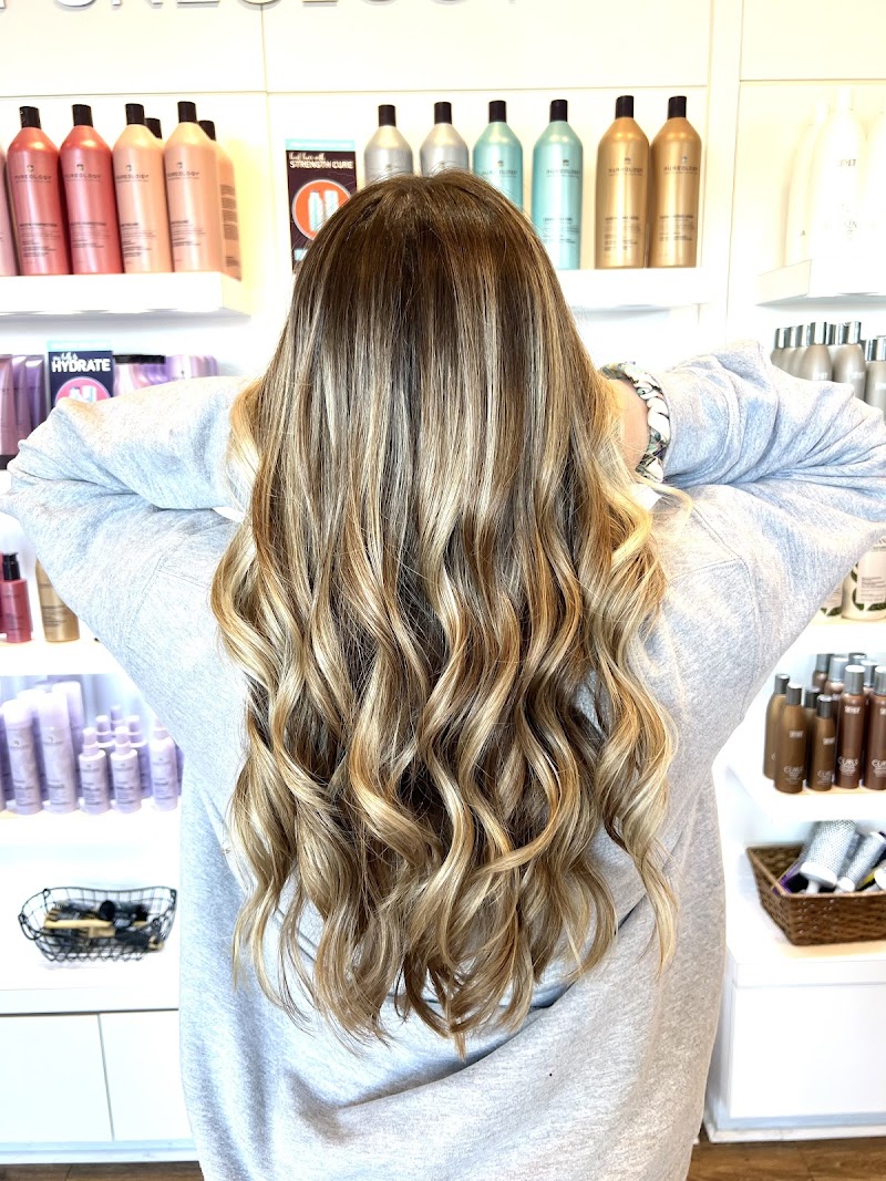 Mane Vibe by Sarah photo 5