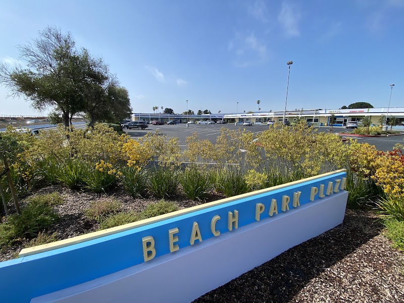 Beach Park Plaza Shopping Center photo 4
