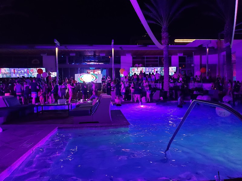 MAYA Day + Night photo 5